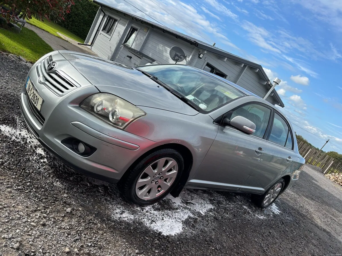 Toyota  Avensis - Image 2