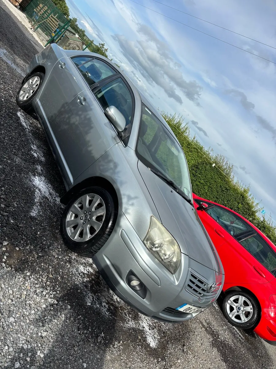 Toyota  Avensis - Image 1