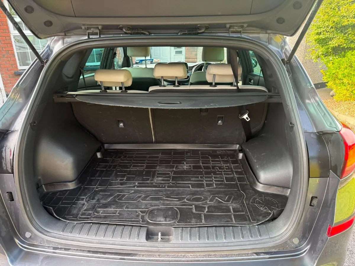 2019 Hyundai Tucson Premium SE — Top Spec, Diesel - Image 3