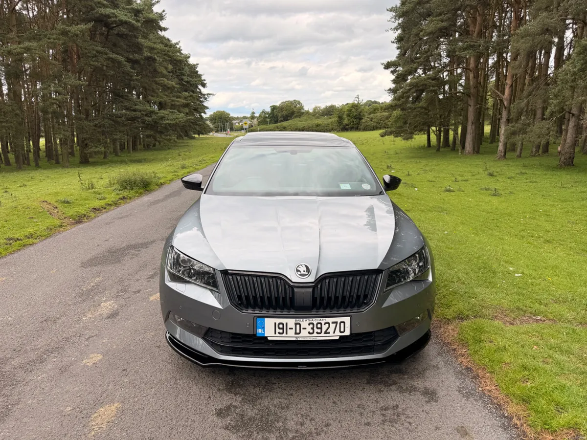 Skoda Superb Sportline 190 BHP DSG Auto - Image 2