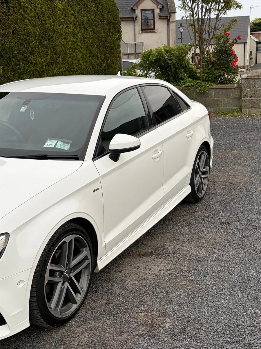 Audi A3 salon S-Line Black Edition - Image 3