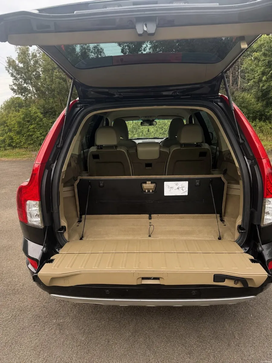 2014 Volvo XC90 D4 Automatic –Immaculate condition - Image 3