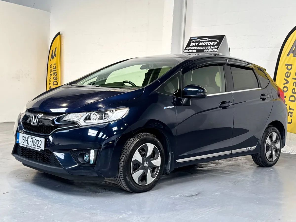 2016 Honda Fit 1.5 Hybrid Automatic,CarPlay - Image 4