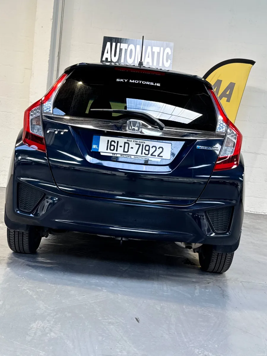 2016 Honda Fit 1.5 Hybrid Automatic,CarPlay - Image 5
