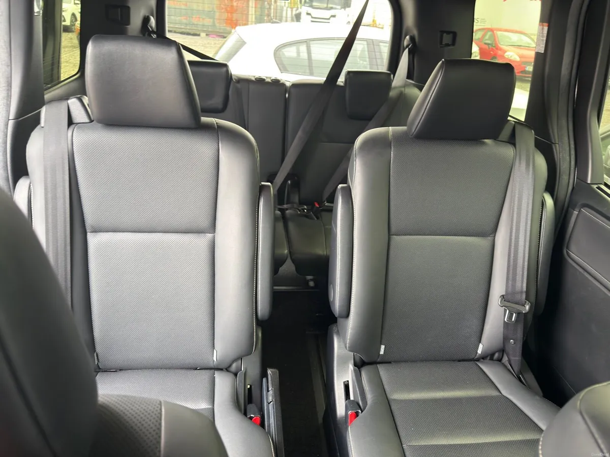Toyota Esquire- Luxury 7 seater- High spec - Image 5