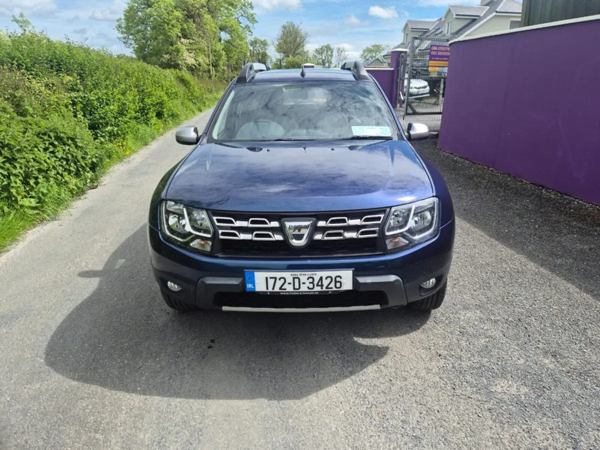 Dacia Duster SIGNATURE 1.5 DCI 110 4 4DR - Image 2