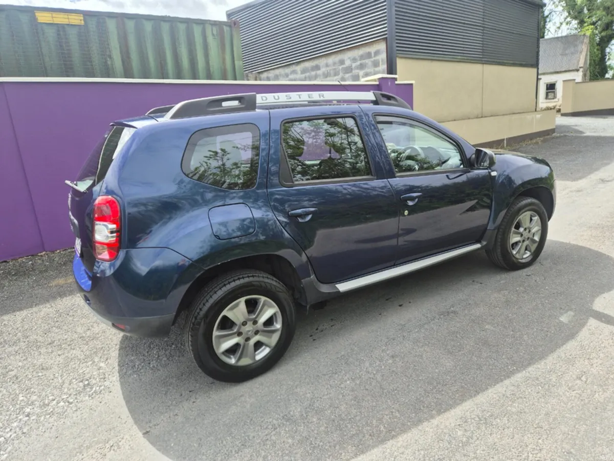 Dacia Duster SIGNATURE 1.5 DCI 110 4 4DR - Image 4
