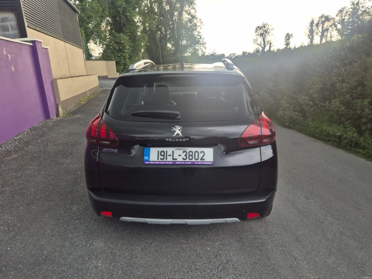 Peugeot 2008 ALLURE PREMIUM BLUEHDI 5DR - Image 5