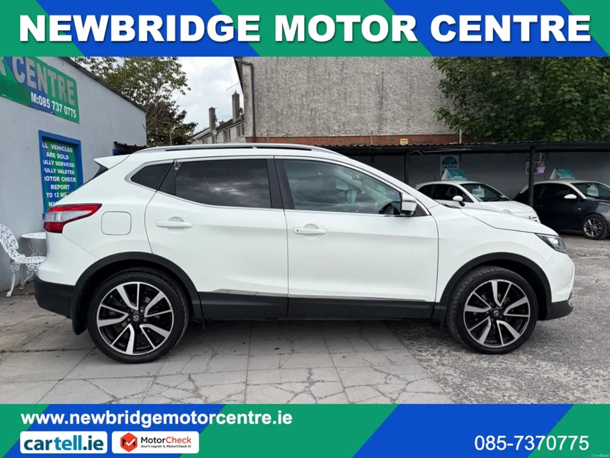 Nissan Qashqai 1.5 DSL SVE + GLASS ROYALE ROOF 4DR - Image 4