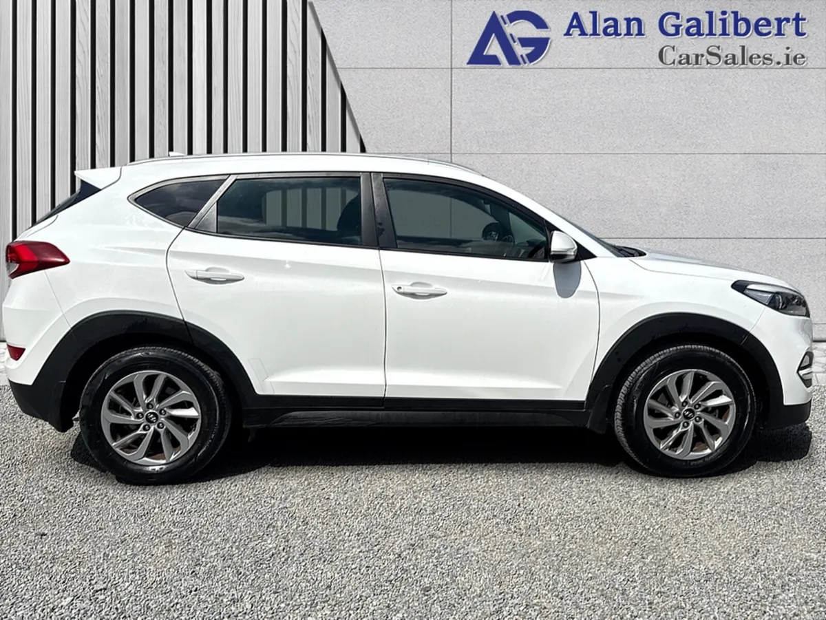 Hyundai Tucson EXECUTIVE 5DR - Image 3