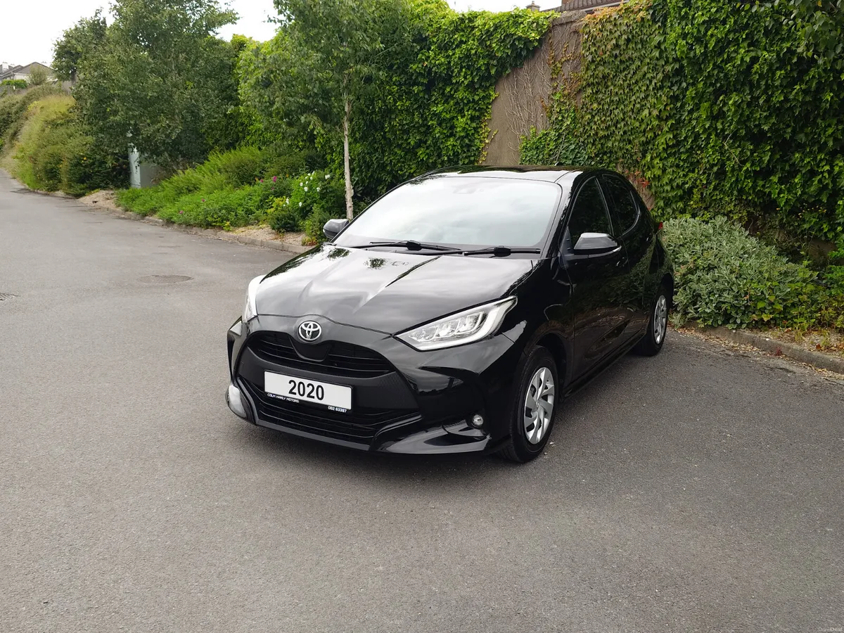 Toyota Yaris  1.5 ltr Manual Transmission - Image 3