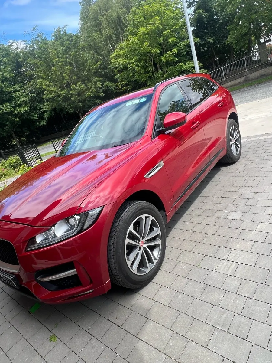 2020 Jaguar F-PACE 25D AWD R-Sport - Image 2