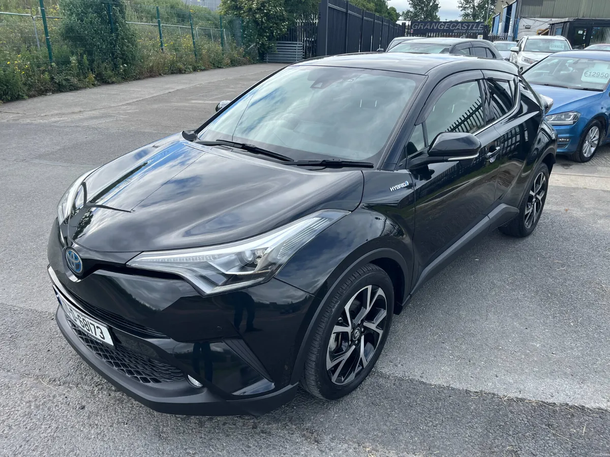 TOYOTA C-HR 2017, 1.8 HYBRID AUTO LOW KM HIGH SPEC - Image 3