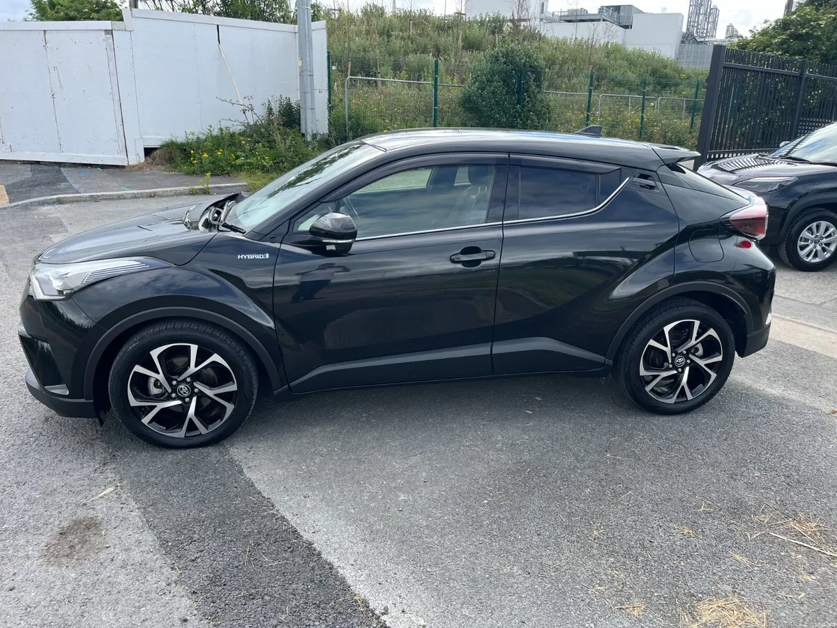 TOYOTA C-HR 2017, 1.8 HYBRID AUTO LOW KM HIGH SPEC - Image 4