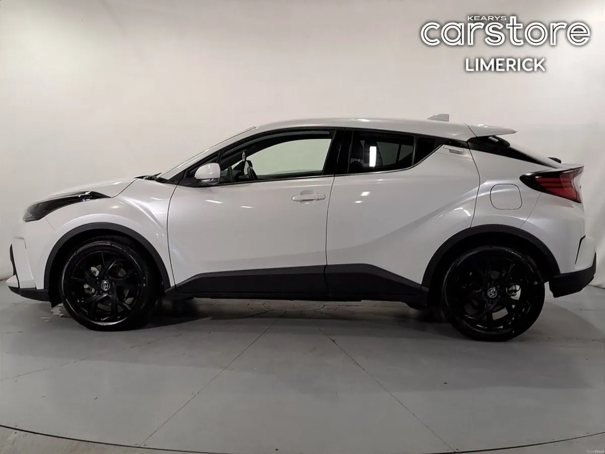 Toyota C-HR 1.8 petrol hybrid - Image 6