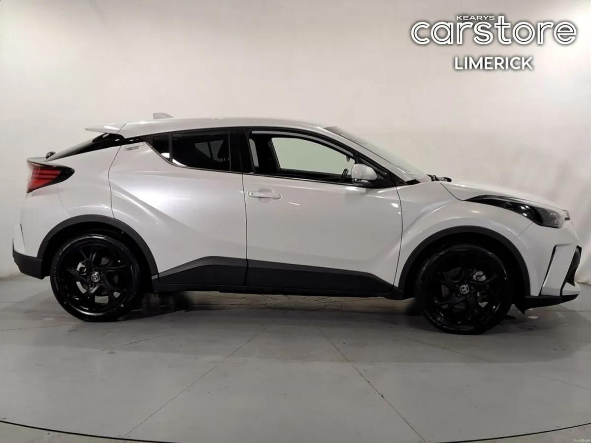 Toyota C-HR 1.8 petrol hybrid - Image 2