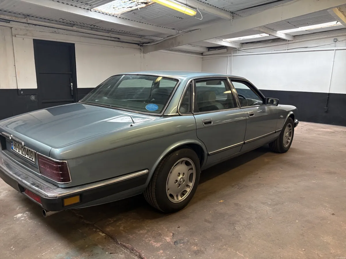 1990-Jaguar-XJ6 -2.9 litre - Image 4