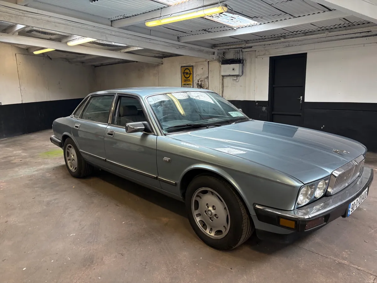 1990-Jaguar-XJ6 -2.9 litre - Image 2
