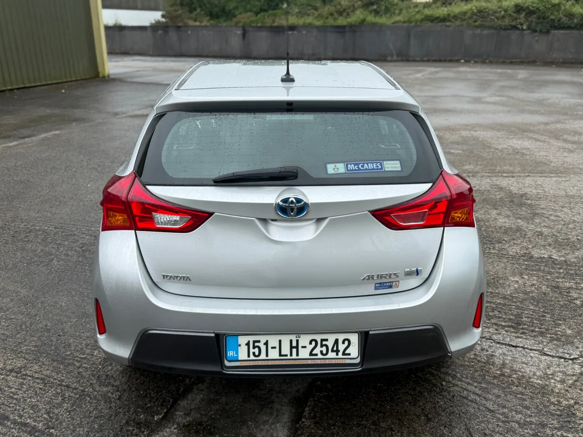 15 Toyota Auris automatic NCT & Tax 27 - Image 4