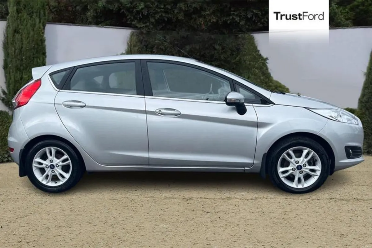 Ford Fiesta Zetec - Image 3