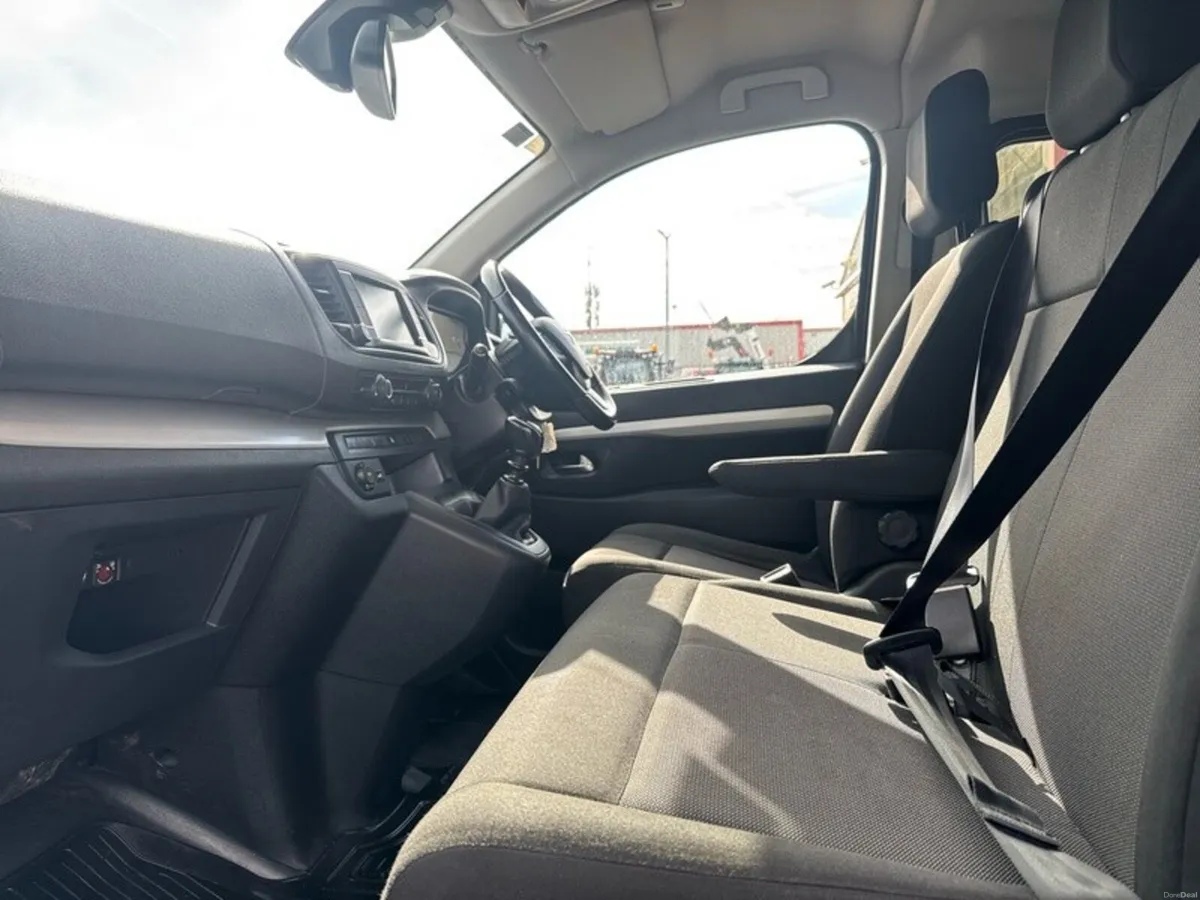 Toyota Proace PROACE VERSO SHUTTLE LWB - Image 6