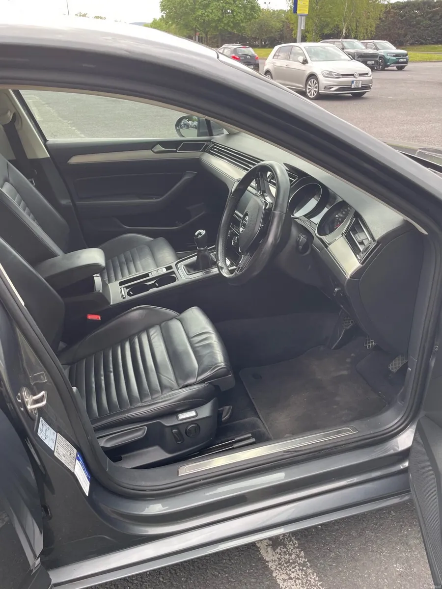 Volkswagen Passat 2016 - Image 4