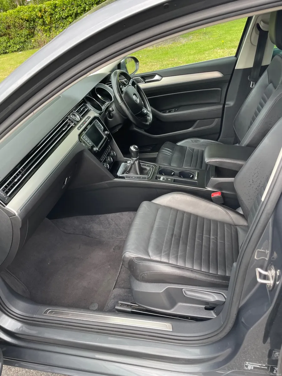 Volkswagen Passat 2016 - Image 1