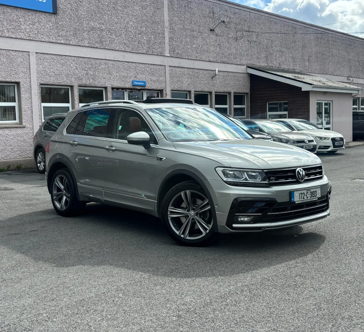 2017 Volkswagen Tiguan R-Line 4WD DSG - Image 1