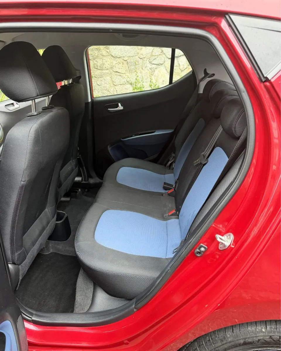 Hyundai i10 2019-𝐋𝐨𝐰 𝐌𝐢𝐥𝐚𝐠𝐞 𝟒𝟎,𝟒𝟓𝟓km - Image 5