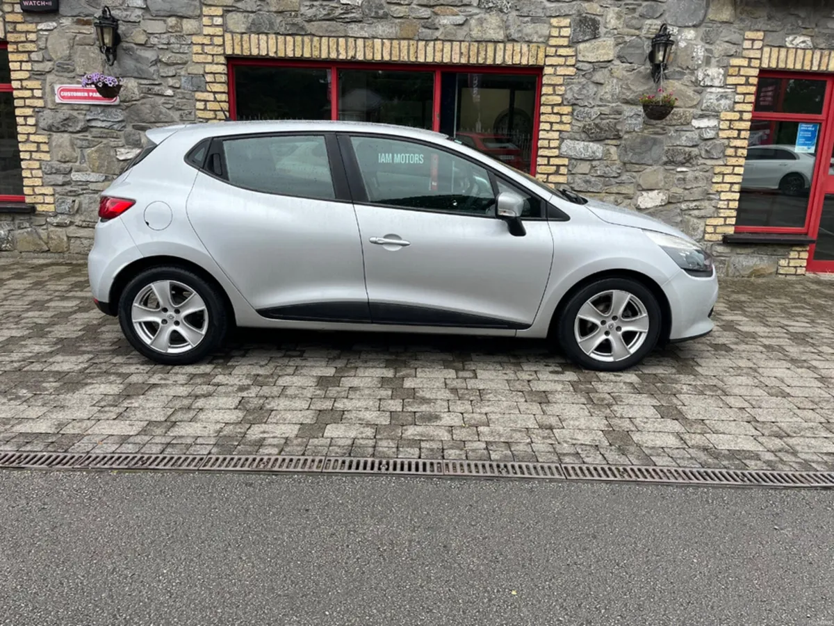 Renault Clio 1.2 EXPRESSION + 75BHP 5DR - Image 4