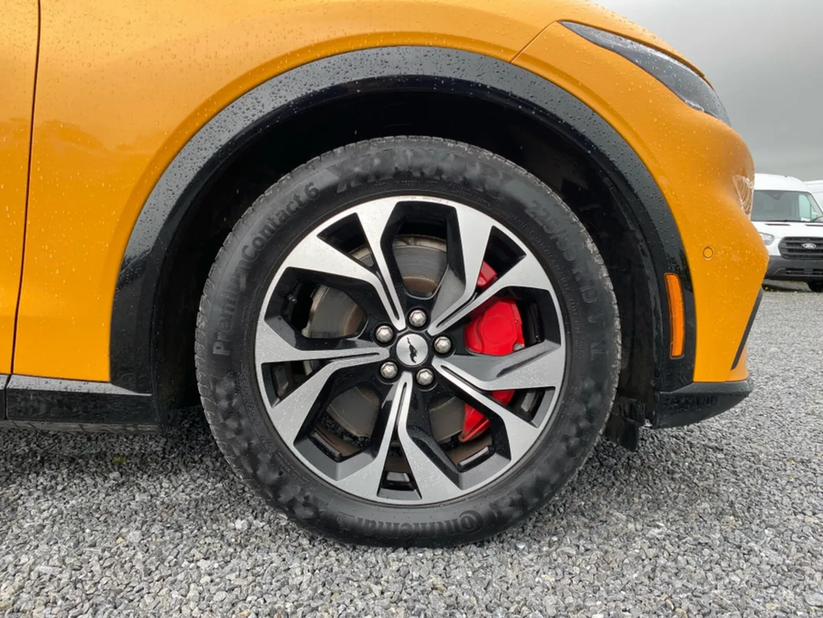 Ford Mustang Mach-E Premium Extended Range - Image 5