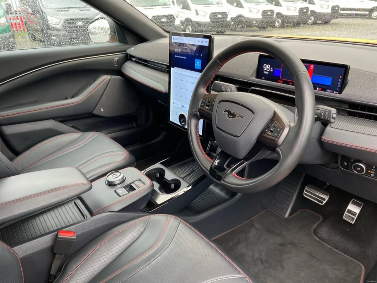 Ford Mustang Mach-E Premium Extended Range - Image 6