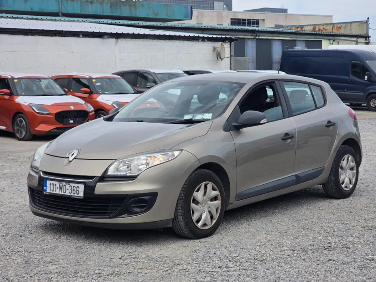 Renault Megane III EXPRESSION 1.5 DCI 90 4 4DR - Image 3