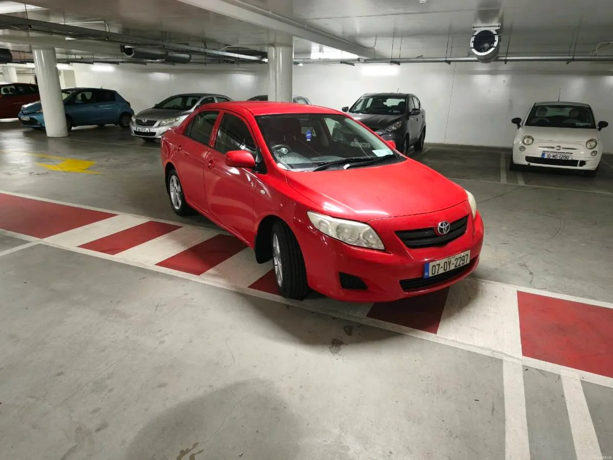 Toyota Corolla very low km - Image 2