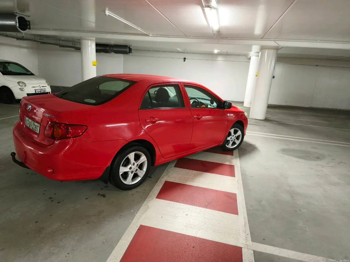 Toyota Corolla very low km - Image 4
