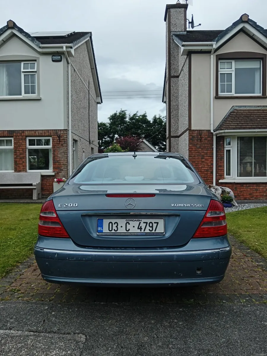 Mercedes-Benz E-Class 2003 - Image 2