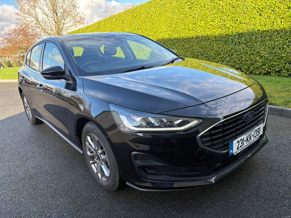 Ford Focus 2023 Titanium - Image 2