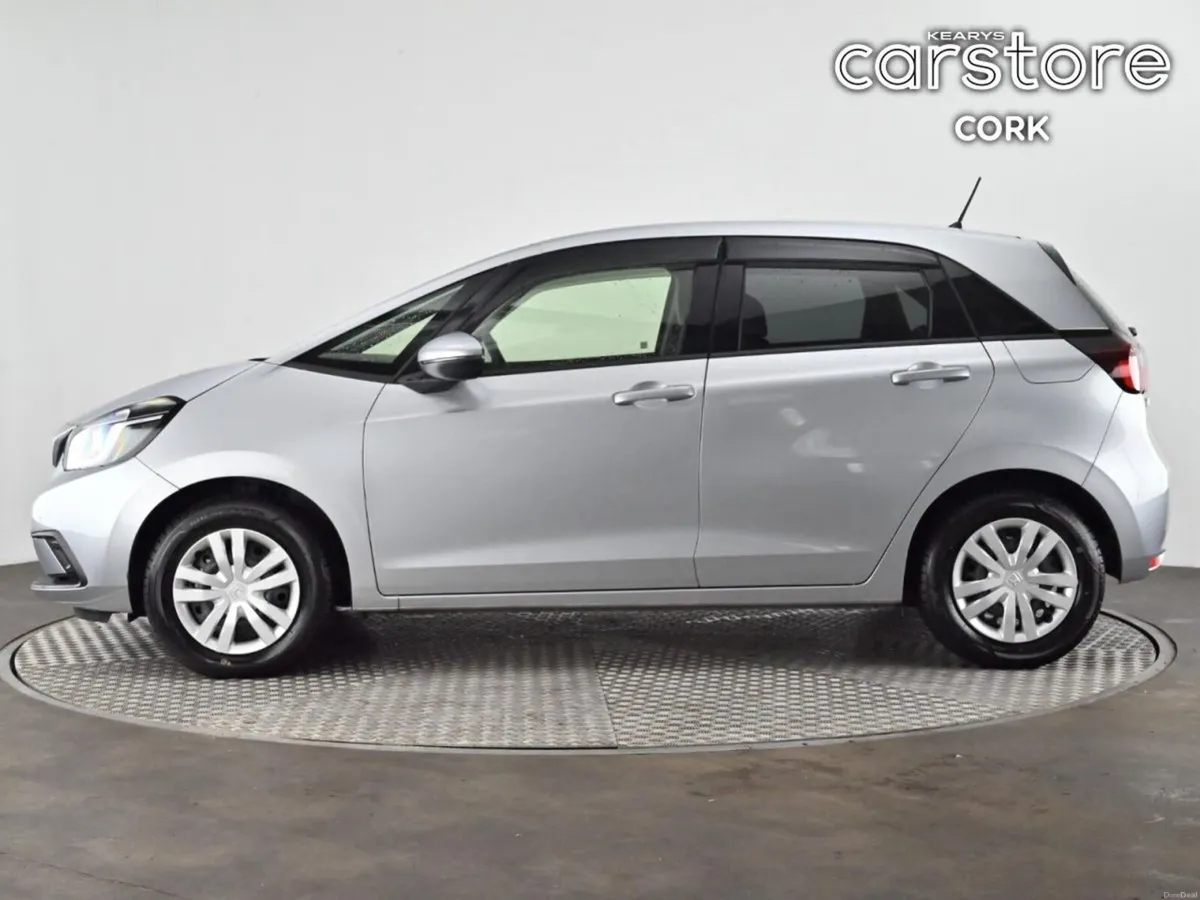 Honda Fit FIT 5DR Hybrid AUTO - Image 6