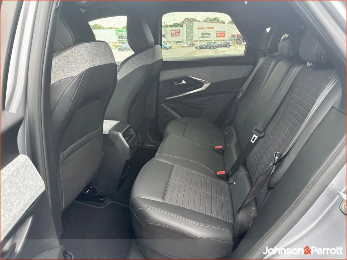 Peugeot 3008 Allure 1.2 Hybrid I LOW MILEAGE - Image 5