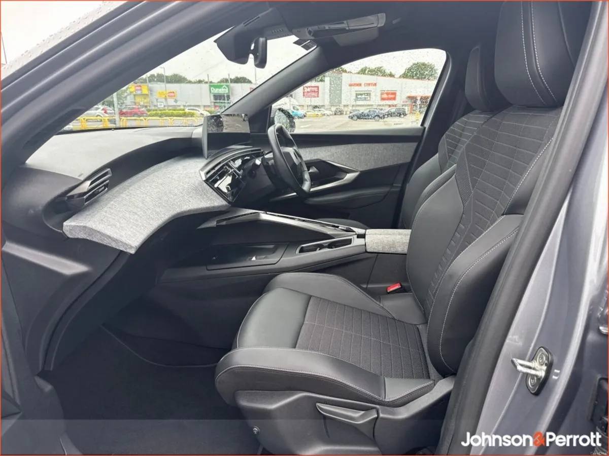 Peugeot 3008 Allure 1.2 Hybrid I LOW MILEAGE - Image 4