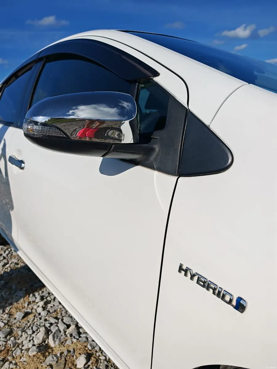 Toyota Aqua 2015 - Image 2