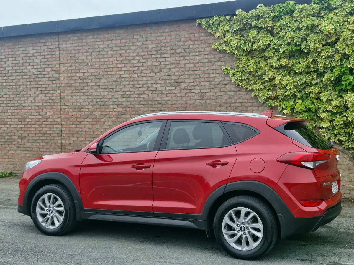 Hyundai Tucson EXECUTIVE - Image 2