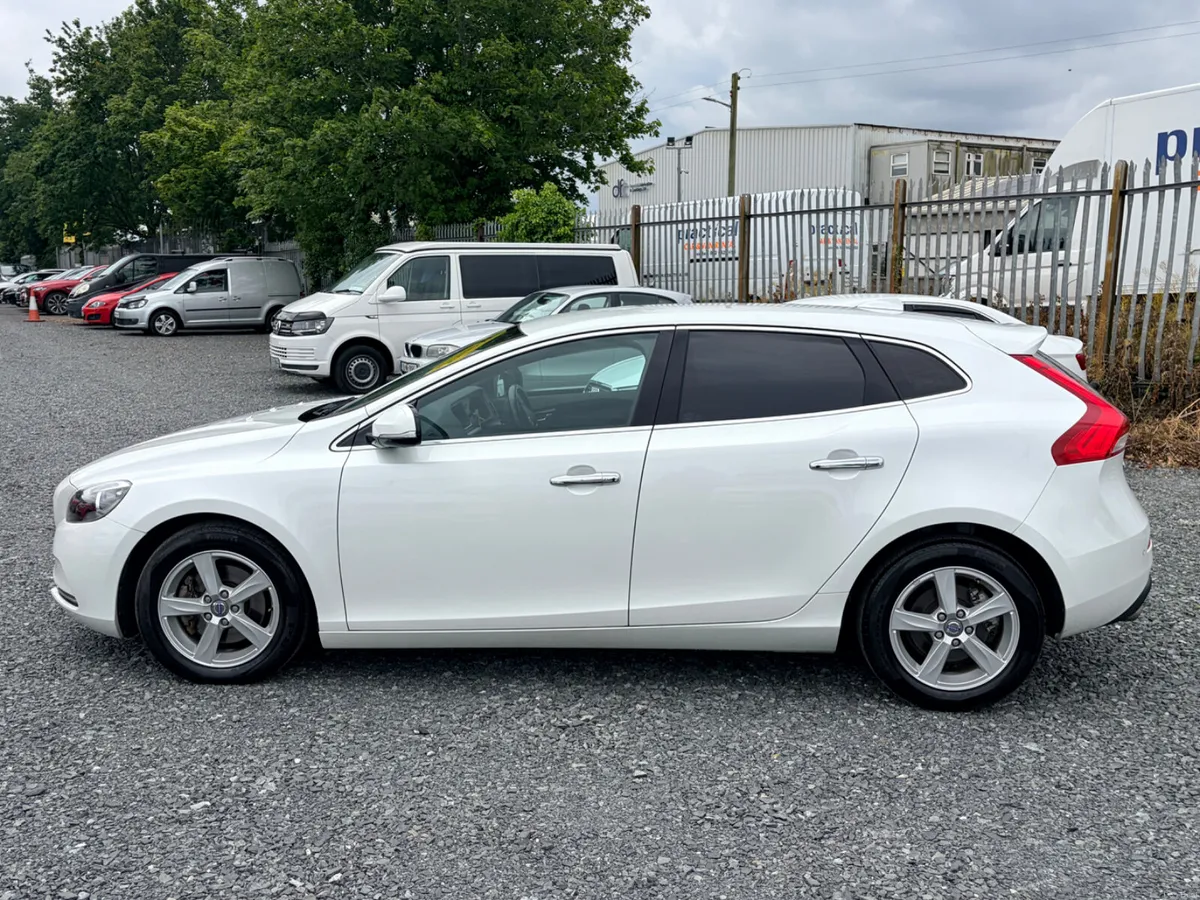 2014 VOLVO V40 1.6T4 AUTO FULLY LOADED WITH SPEC - Image 6