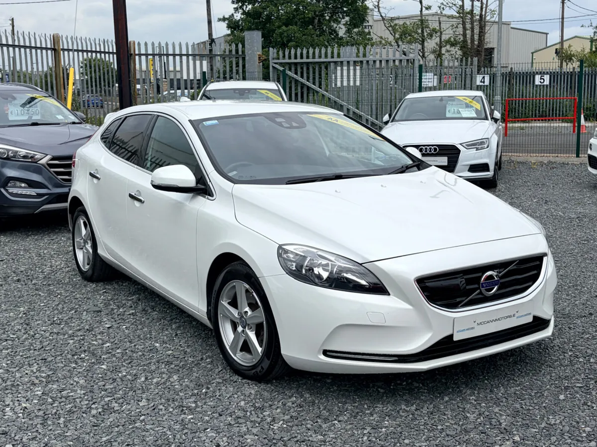 2014 VOLVO V40 1.6T4 AUTO FULLY LOADED WITH SPEC - Image 1