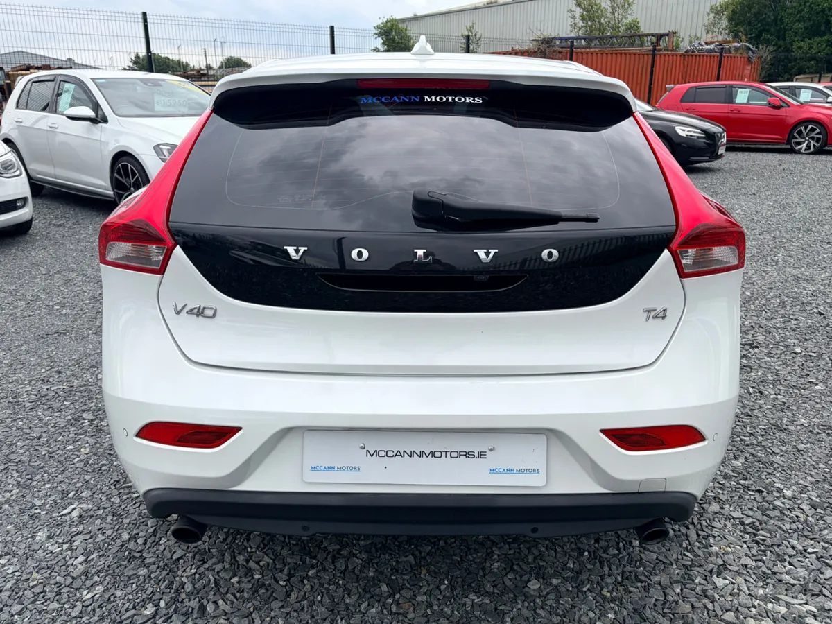 2014 VOLVO V40 1.6T4 AUTO FULLY LOADED WITH SPEC - Image 4