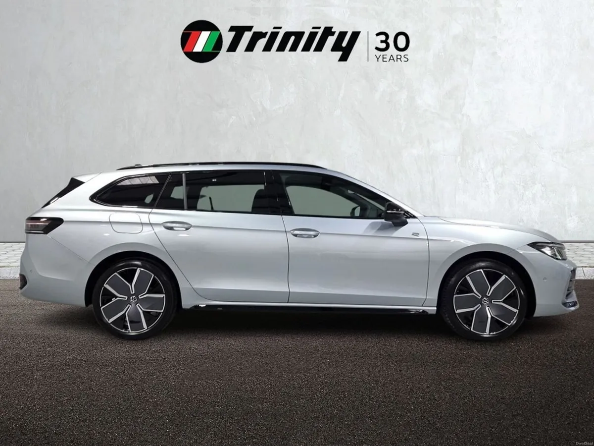 Volkswagen Passat ** R-LINE ** PAN ROOF ** DSG-AUT - Image 6