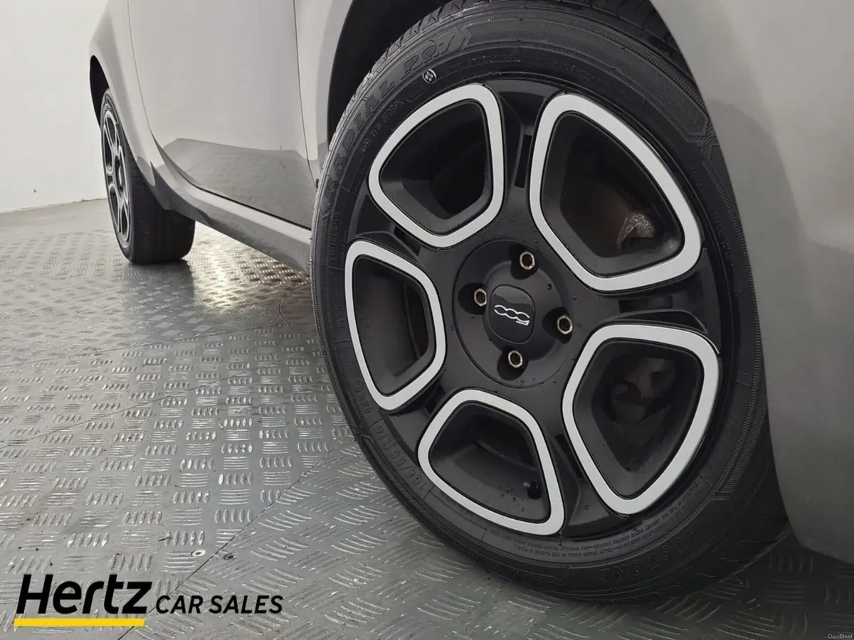 Fiat 500 CLUB MHEV 1.0 Petrol Manual - Image 6