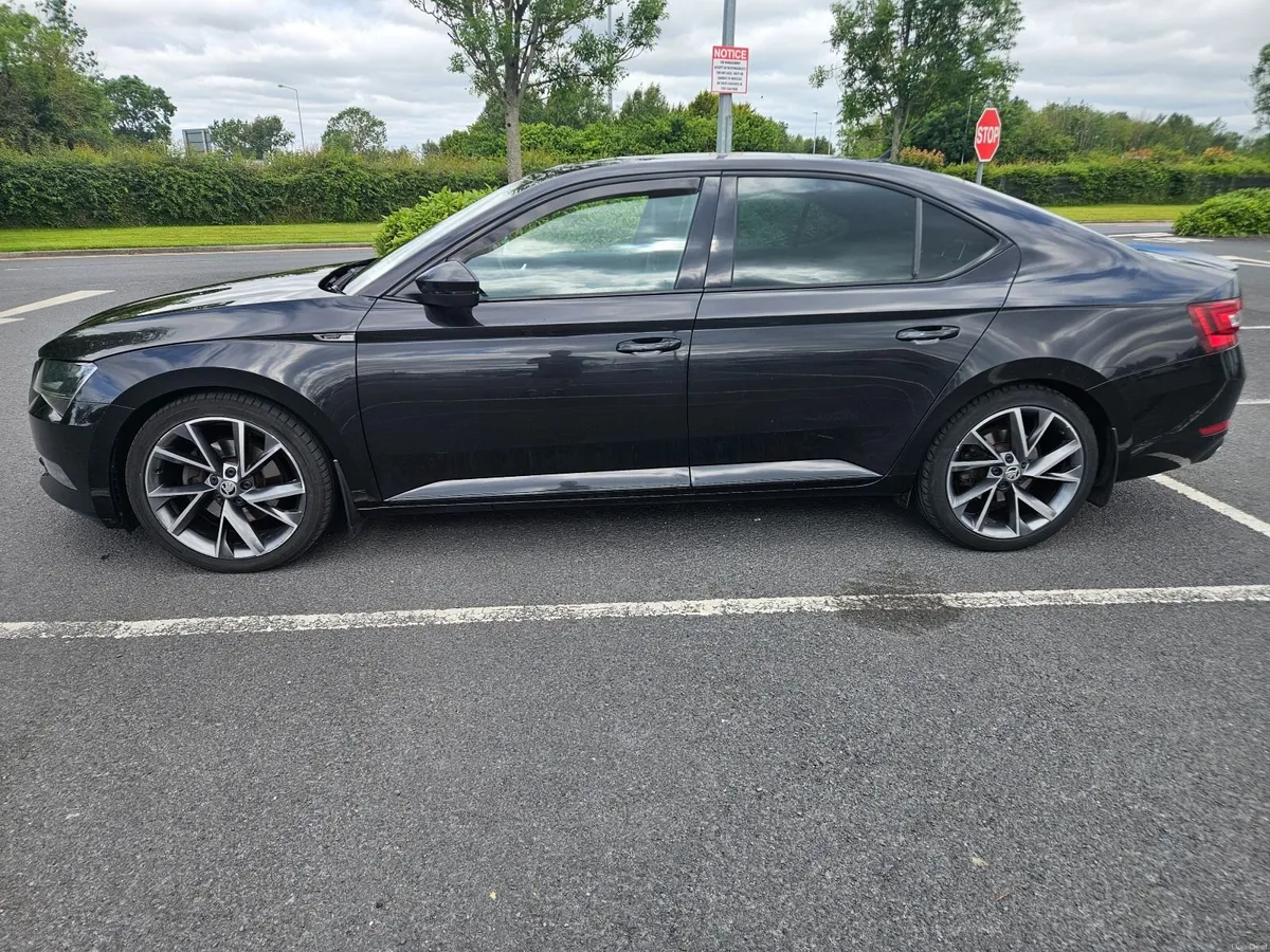 Skoda Superb 2018 - Image 1