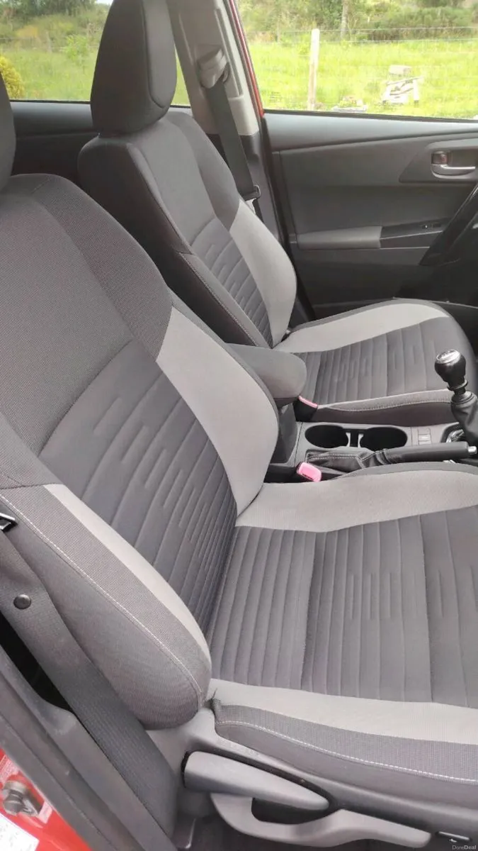 Toyota auris - Image 4