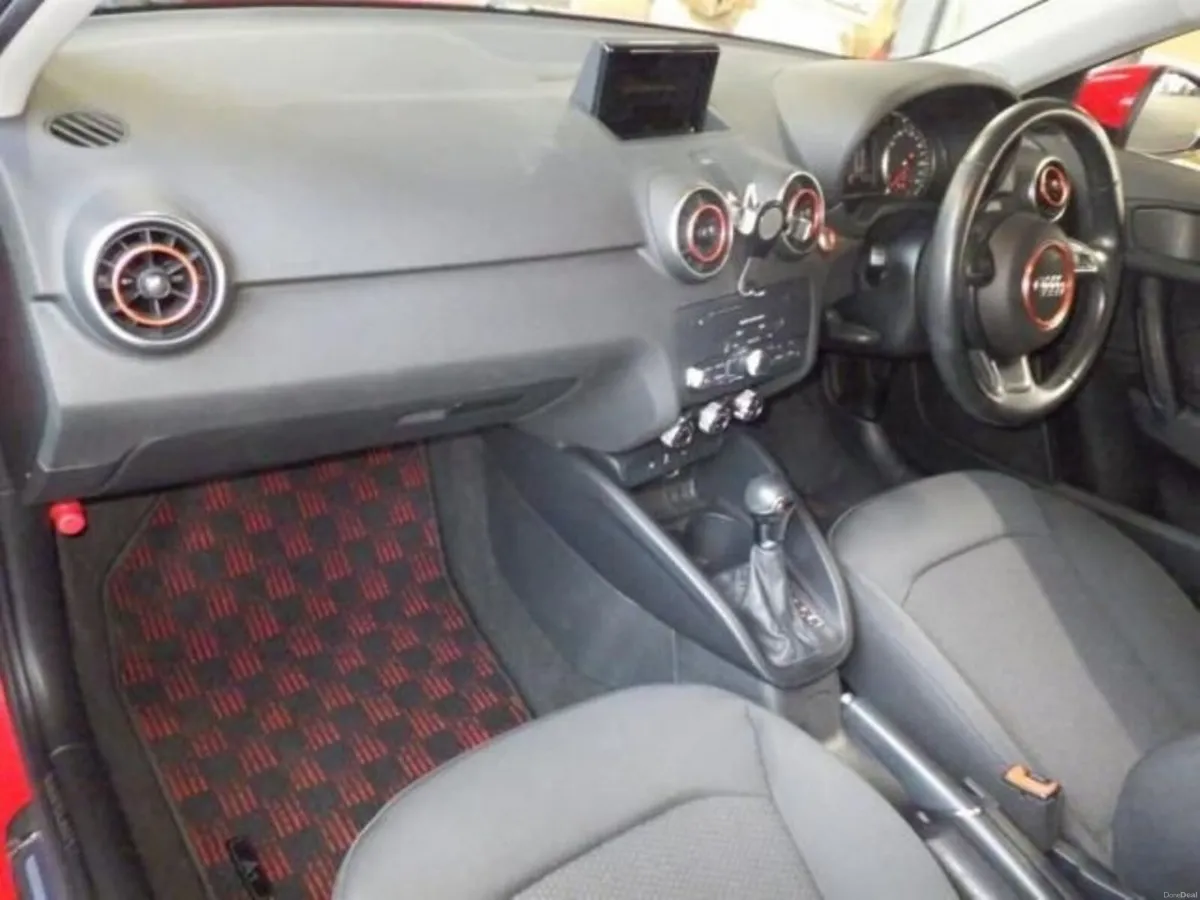 Audi A1 1.0 AUTOMATIC - RED/BLACK TWO TONE - FACTO - Image 3